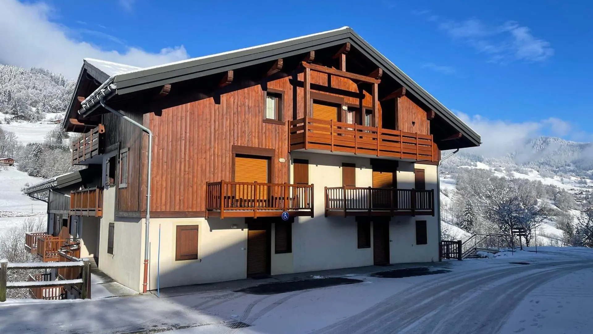 Appartement Cosy Avec Balcon, Au Pied Des Pistes, Piscine, Parking, A Flumet - Fr-1-505-110 0*,