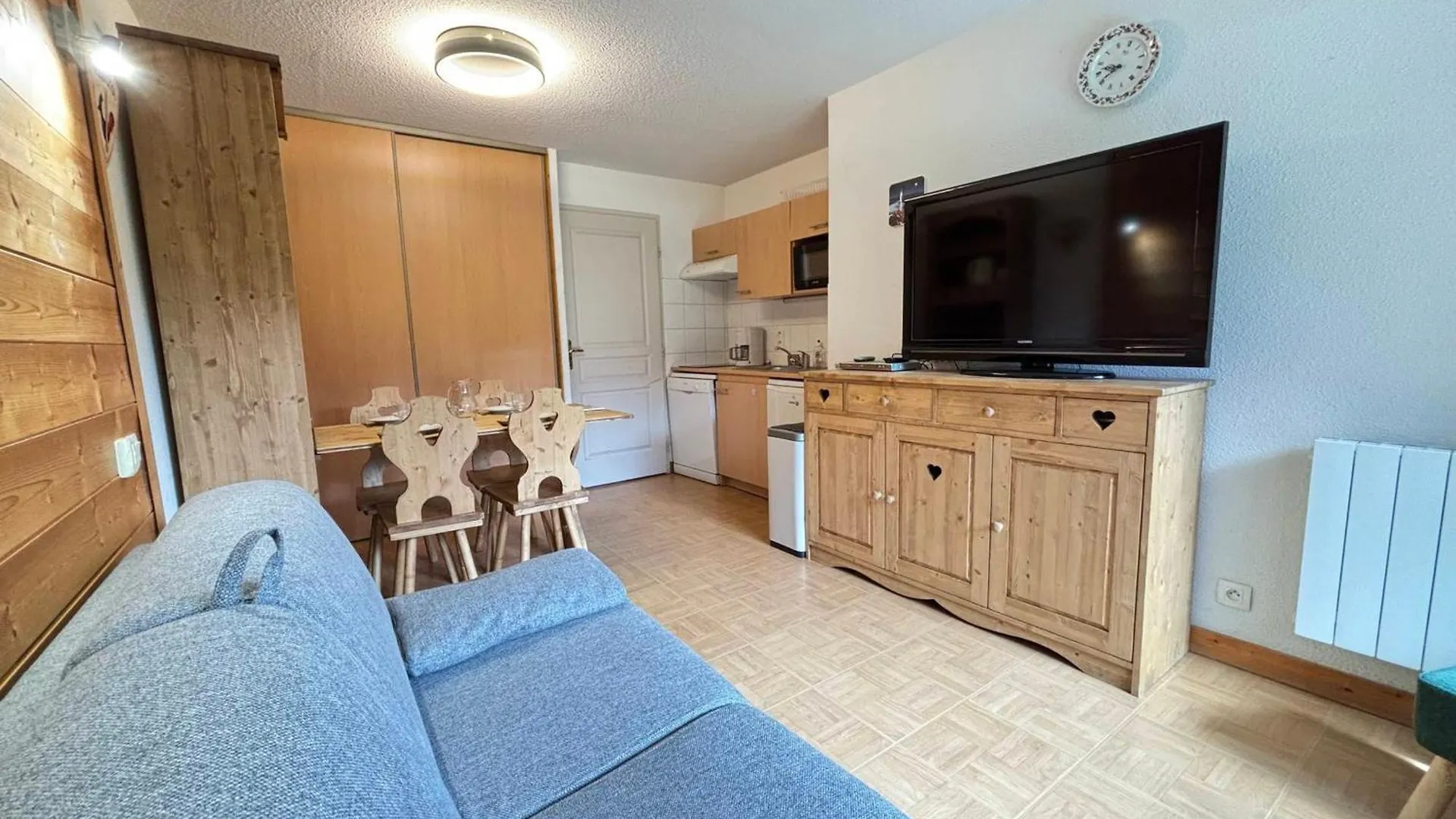 Appartement Cosy Avec Balcon, Au Pied Des Pistes, Piscine, Parking, A Flumet - Fr-1-505-110